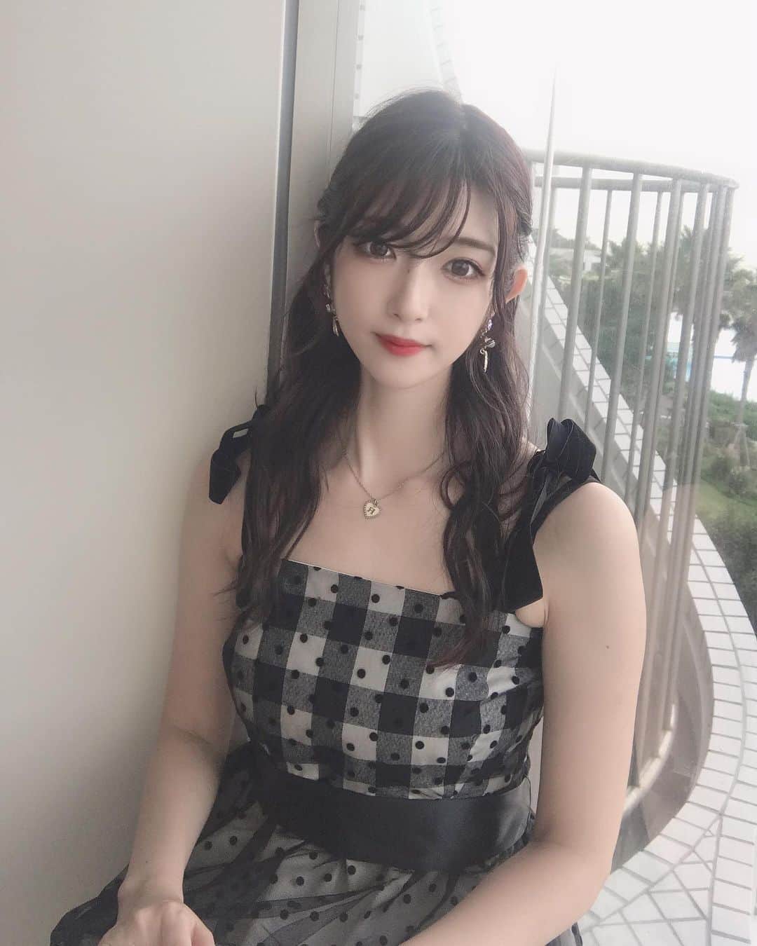 れみぱんのインスタグラム：「1回しか着れなかったけどお気に入りのワンピ🐶💘」