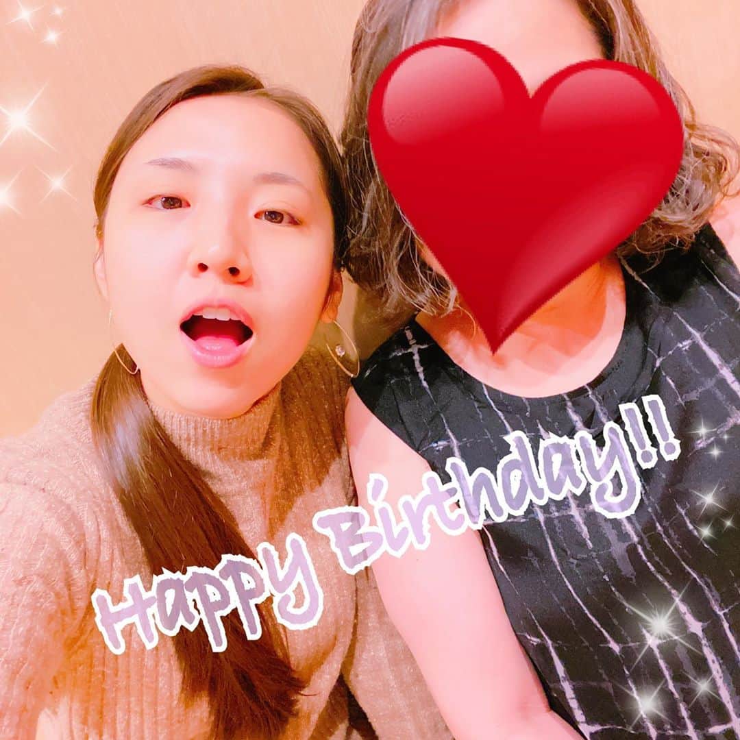 阿部真央のインスタグラム：「我々ごとですが、  本日10月6日は私の母の60歳の誕生日でした‼️  お母さんお誕生日おめでとう✨ 還暦おめでとう🎉 生まれてくれてありがとう☺️ そして産んでくれて本当にありがとう😊  あなたは私の永遠の憧れです。  Happy Birthday MOM‼️LOVE♡  まお」