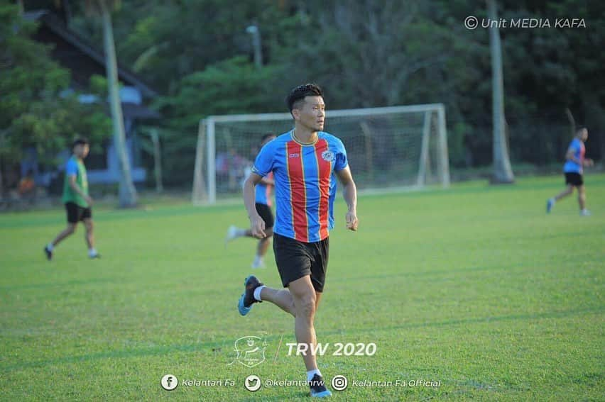 渡邉将基さんのインスタグラム写真 - (渡邉将基Instagram)「Training 🇲🇾⚽️  #restart #kotabharu #kelantan #kelantanfa #kelantanfafans  #trwcc #mfl #football2020 #football #enjoyfootball #malaysia #malaysiafootball #enjoyfootball #goal #kelantanfc #focus #focusourself」10月6日 15時18分 - masakiwatanabe1202