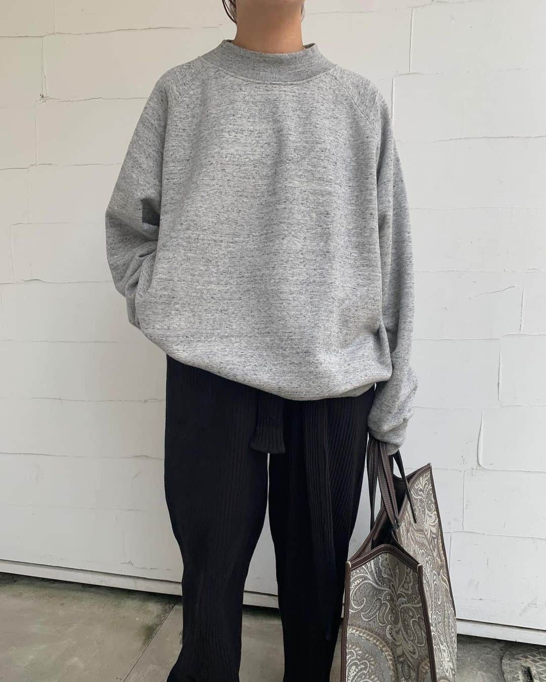 【ANN DE ARKさんのインスタグラム写真 - (【ANN DE ARKInstagram)「🚩🚩NEW ARRIVA🚩🚩﻿ ﻿ 《 Baserange 》﻿ LHASA PANTS﻿ ￥22,330（税込）﻿ ﻿ ﻿ 《 PORT BY ARK 》﻿ Crew neck sweat﻿ ￥18,700（税込）﻿ 着用サイズ1 系列店　@cornersark  でお取り扱い﻿ ﻿ ﻿ 《 A VACATION 》﻿ ＜TANK(タンク)＞-PAISLEY GREY-﻿ ￥70,400（税込）﻿ ﻿ ﻿ 《 PIPPICHIC 》﻿ スクエアトゥバレエシューズ﻿ ￥33,000（税込）﻿ ﻿ ﻿ 着用スタッフ身長158cm﻿ ﻿ ﻿ オフィシャルサイトの在庫と店頭在庫は共有しております。﻿ 商品に関しましては、お気軽にコメントや店舗までお問い合わせください。﻿ ⬇︎⬇︎⬇︎﻿ @ann_de_ark  @arknets_official﻿ #fashion #栃木 #宇都宮 #ショップ  #arknets #anndeark #annstyling #anncode  #Baserange #portbyark #avacation #pippichic」10月6日 15時26分 - ann_de_ark