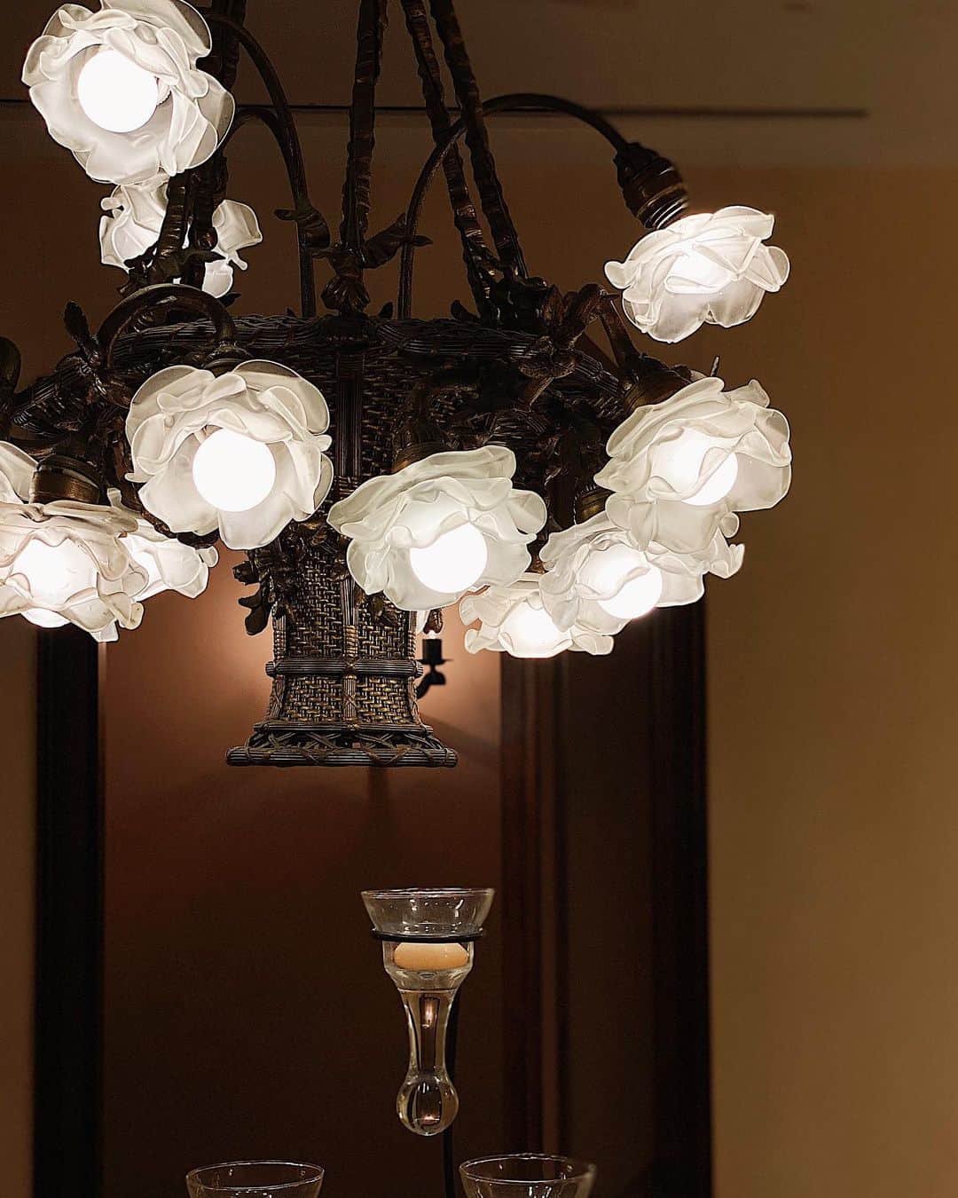 フランスアンティーク ランスタンのグルメインスタ