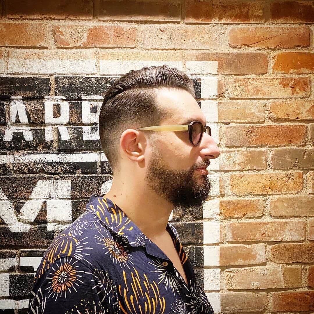 DRESSKINさんのインスタグラム写真 - (DRESSKINInstagram)「••• WOLFMAN BARBERSHOPオーナーの @wolfmanbarber 氏のスタイル💇‍♂️🐺 . Repost from @wolfmanbarber . . WOLFMAN BARBER SHOP -Roppongi- 港区赤坂9-6-26 ☎︎ 03 3405 5288  WOLFMAN BARBER SHOP -Jingumae- 渋谷区神宮前3-27-23 ☎︎ 03 6447 4285 . ••• DRESSKIN🎩 Men's grooming online store🤵🏻 https://dresskin.com ⇨プロフィールからご覧ください👀 ••• #wolfman #wolfmanbarber #wolfmanbarbershop #roppongi #dresskin #menshair #mensgrooming #barber #barbershop  #ウルフマン #ウルフマンバーバー #ウルフマンバーバーショップ #六本木 #ドレスキン#メンズコスメ #メンズグルーミング #ヘアウォーター #コーヒー #美容男子 #シェアコスメ #メンズヘアスタイル #バーバーショップ #バーバースタイル #バーバーアイテム #フェード #ポマード」10月6日 16時14分 - dresskin_official