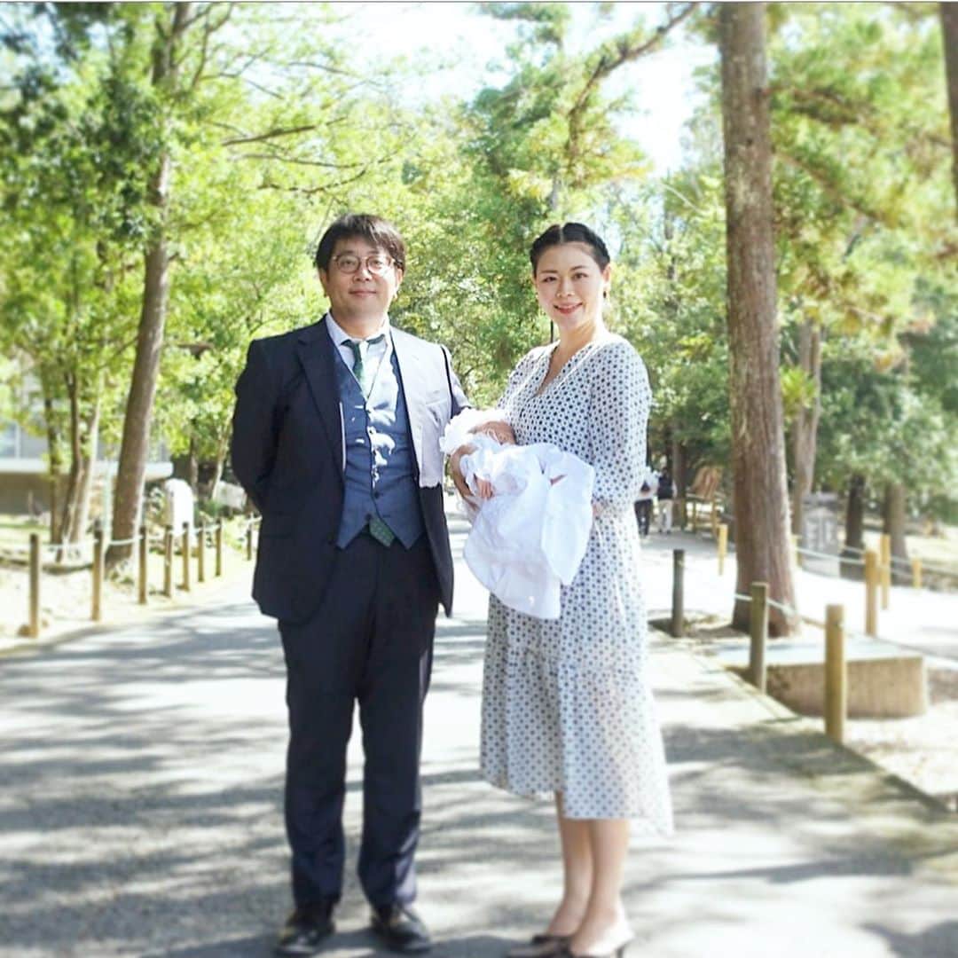 川面千晶のインスタグラム：「お宮参りに行ってご祈祷してもらいました☺️ ・ 生後1か月🎉 ・ #新生児卒業 #乳児にレベルアップ」