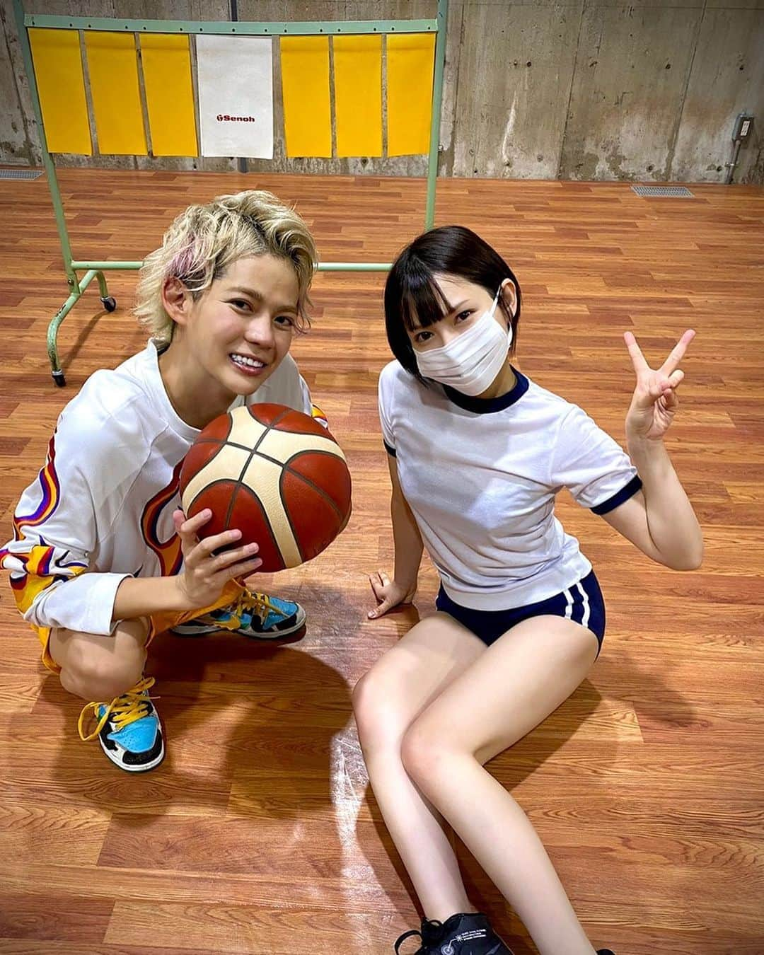 春木開さんのインスタグラム写真 - (春木開Instagram)「運動神経が悪すぎるということで バスケットボール🏀を れいな先生に教えてもらいました👩‍🏫👨 久々に運動して楽しかった🤣  俺の得意技は"トラベリング"🤪  #春木開 #丸の内olレイナ  #バスケットボール #KAITUBE」10月6日 16時59分 - haruki.kai