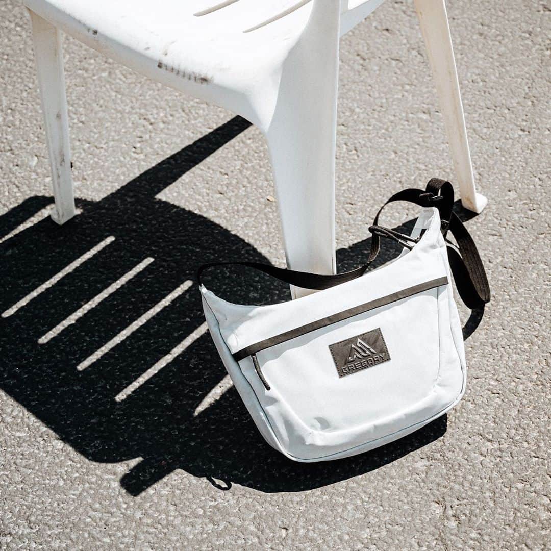 GREGORYのインスタグラム：「MATRIX｜MATRIX SATCHEL S﻿ ﻿ シンプルで軽量のマトリックスシリーズのサッチェルS。マチが充分にあり、見た目以上に収納力のあるショルダーバッグです。﻿ ﻿ #グレゴリー﻿ #マトリックス」