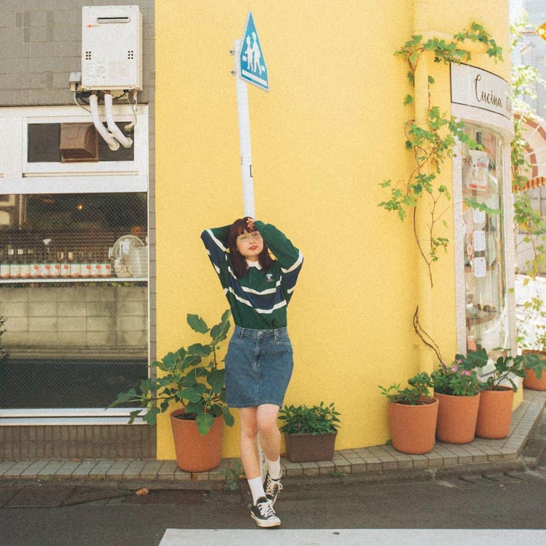 トミタ栞さんのインスタグラム写真 - (トミタ栞Instagram)「@centimeter_store のモデルを させていただきました！  昨日の投稿に対する みんなのコメントが 100点だったので今回も期待してますw #秋コーデ #赤髪　#メガネ女」10月6日 17時24分 - tomita_shiori