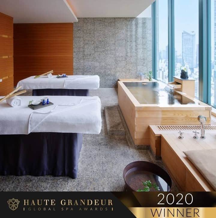 Conrad Tokyoのインスタグラム：「水月スパ＆フィットネスは、「オート・グランドール・グローバルスパ・アワード2020」において、ベストシティスパ（グローバル）、ベストデスティネーションスパ（日本）、ベストフィットネススパ（日本）、ベストホテルスパ（日本）の4部門において受賞しました。今後も皆さまのご期待に応えられるホテルで在り続けるために、より一層サービス向上に努めてまいります。  It is with great excitement that Mizuki Spa & Fitness has won 2020 Haute Grandeur Global Excellence Awards in the following categories: ・Best City Spa on a Global level ・Best Destination Spa in Japan ・Best Fitness Spa in Japan ・Best Hotel Spa in Japan We are grateful for this recognition and will continue to deliver exceptional service to each guest every day to make the stay inspired.  Share your own images with us by tagging @conrad_tokyo  —————————————————————  #コンラッド東京 #コンラッド #ホテル #汐留 #東京 #客室 #部屋 #新橋 #銀座 #スパ水月 #スパ  #ConradTokyo #StayInspired #Conrad #Tokyo #suite #Shiodome #Shinbashi #staycation #mizukispa #spa」