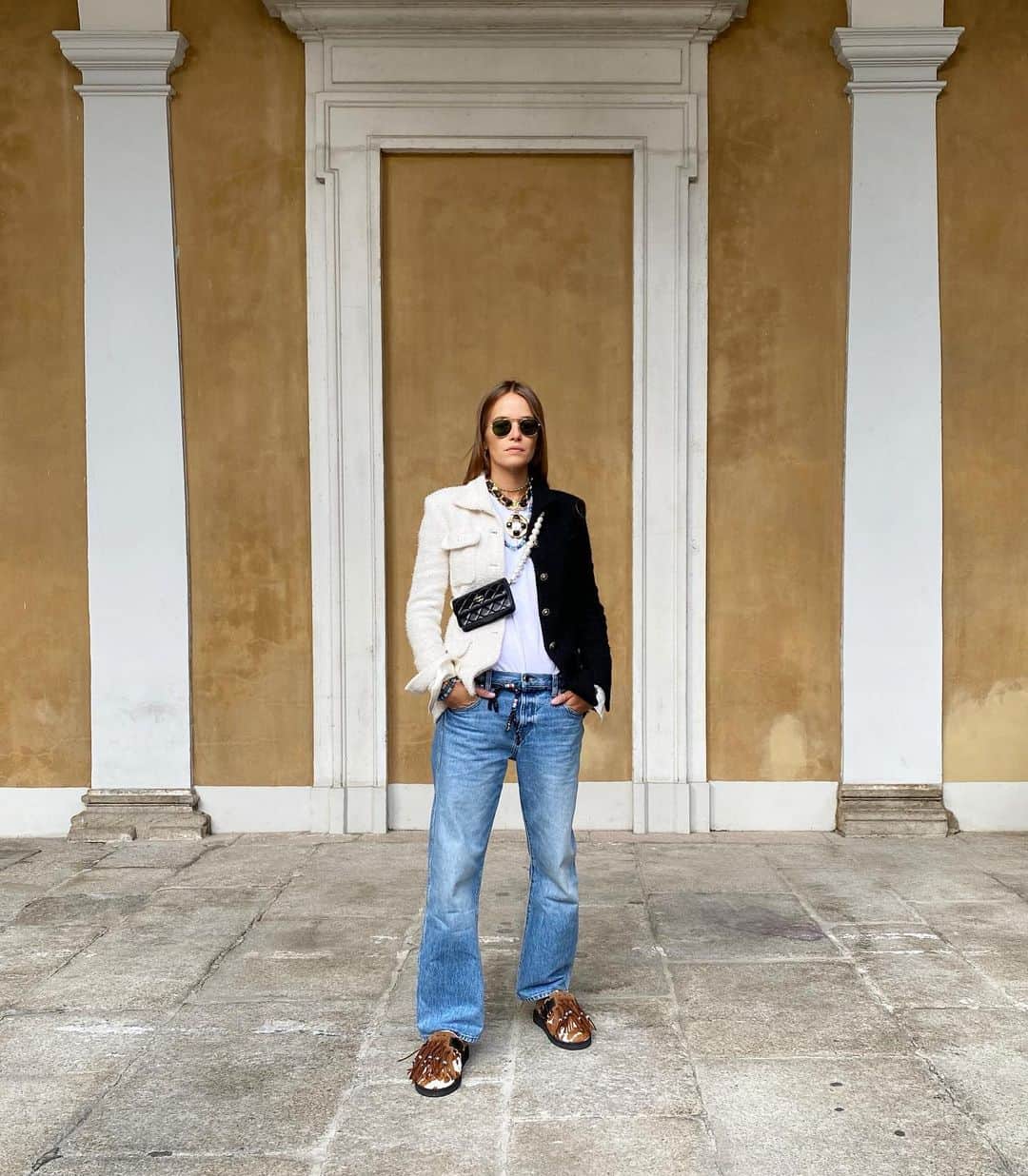 カルロッタ・オッディのインスタグラム：「🤍 @chanelofficial」