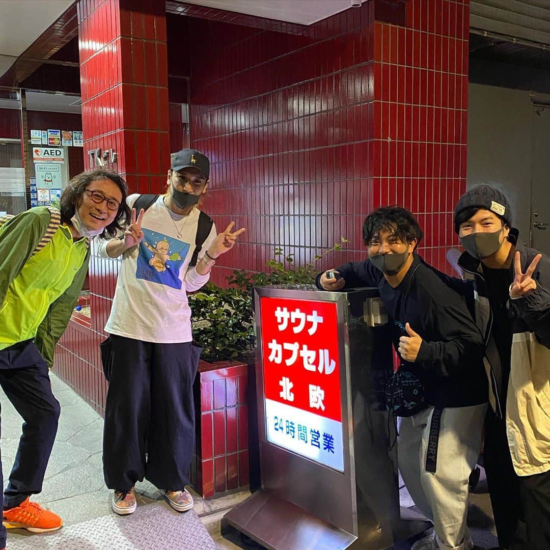 のインスタグラム：「#サウナ北欧 貸切のあとに、出会ったトリオさんが #サ道 好きと聞いて興奮でした🥰🥰 とくさしさんのファンというので、一緒に撮影(^.^)♡‬」