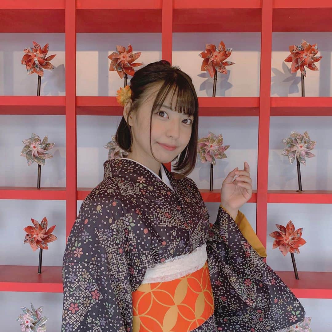 のインスタグラム：「・ ・ 着物👘❤︎ ・ ・ #浅草観光 #浅草観光スポット #浅草 #浅草食べ歩き #かざぐるま #着物 #着物レンタル #梨花和服 #rikawafuku #asakusa #followme #kimono #japan #japanesegirl #japaneseculture #浅草デート #ボブアレンジ #着物ヘア #hairstyle」