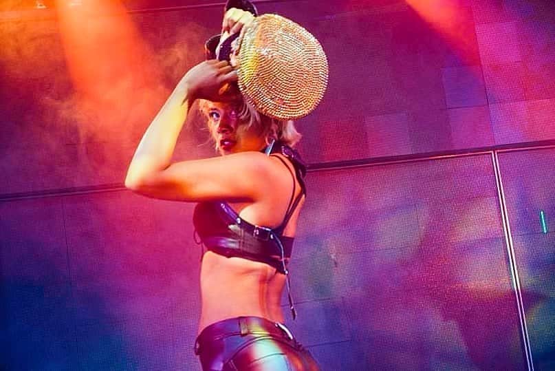 Candy のインスタグラム：「Look at me🔥　#burlesque #バーレスク東京　#show #poledance #強め」