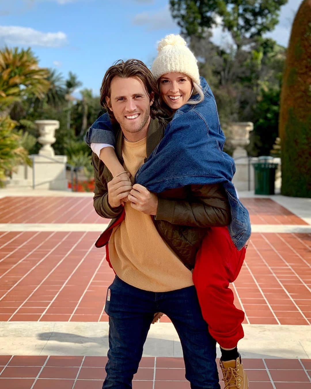 Nika Kljunのインスタグラム：「Happy birthday, Sonny! ♥️ I know that, in life, every circumstance and every person is brought to us for a special purpose ✨☮️ . Each moment, and each connection gives us the opportunity to grow. @sonnyfp , I have no doubt that you were sent to me, purposefully. . You have taught me so much. With you, I became a sponge, and the opportunity to share this experience of life with you, through your wisdom, and your unique perspective, is never anything short of a gift. 🎁♥️  . For over ten years, we have been enriching each other’s lives, and finding balance together. We are both committed to loving harder, becoming better for ourselves and each other every day, and creating unforgettable moments. . “I love you” is an understatement. Let’s continue to grow into our best selves, and explore all that this beautiful universe has to offer. Happy birthday, @sonnyfp ! 🎂🎈🎉 . #birthdayboy #sonnyfp #itsyourday #happybirthday #youmakemesmile #worldtravelers #lifespurpose #loveiseverything #dancelovers #dancelifestyle」
