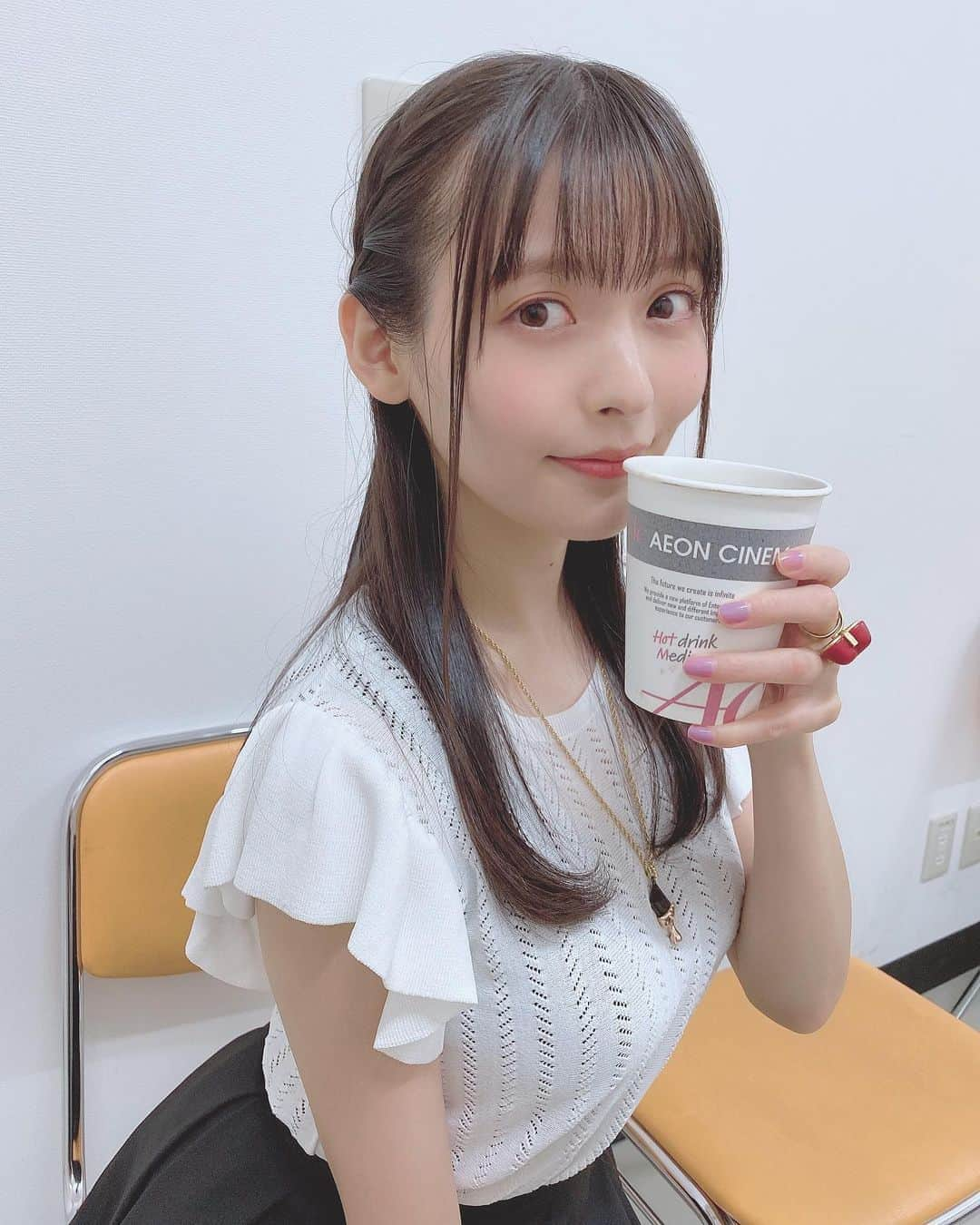 上坂すみれさんのインスタグラム写真 - (上坂すみれInstagram)「休憩はコーヒー派です_(:3 」∠)_ 本日もお疲れさまです、同志！  #上坂すみれ」10月6日 18時17分 - uesaka_sumire