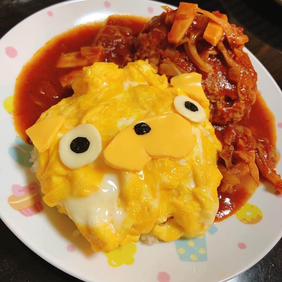 小板奈央美のインスタグラム：「姉作🍳 ・ #おじさんはカワイイものがお好き  @ojikawa_drama  に出てきた #パグ太郎 ライス💛 (結構似ている💮) ・ ・ こいたチャンもカワイイものがお好き。 (ものによるけど😍) ・ #おじカワ  #ゆるキャラ #💛」