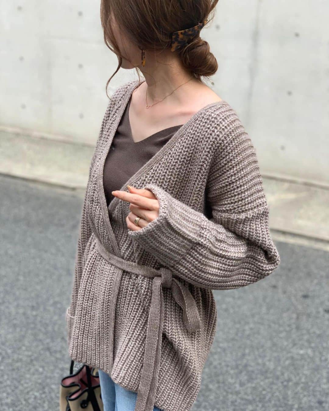 kazumint20さんのインスタグラム写真 - (kazumint20Instagram)「. #coordinate . . だんだんニットが着れる季節になって嬉しい𓍯𓍯。 . カーディガンもゆるっとしたシルエットがいいよね。 出番待ちのニットも全部オーバーサイズで☻。 . . . cardigan  @gallardagalante_navy  @gallardagalante  denim  @upperhights  shoes  @pellico bag  @vasic_japan  . . . . #fashion#instafashion#knitcardigan#gallardagalante_navy#gallardagalante#upperhights#ニットコーデ#デニムコーデ#シンプルコーデ#秋コーデ .」10月6日 18時21分 - kazumint20