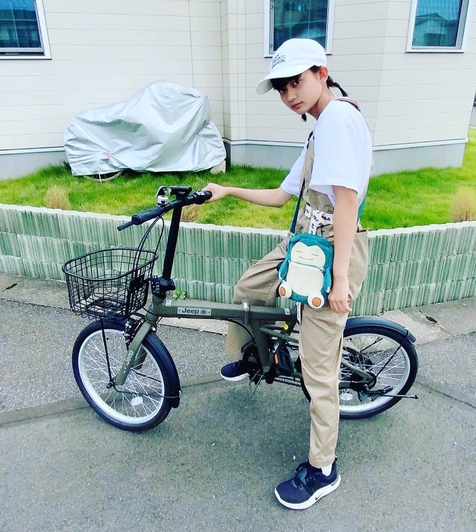 冨永真姫さんのインスタグラム写真 - (冨永真姫Instagram)「新車のJEEP🚲✨ 今日は友達とお出かけニダ(ฅ• . •ฅ)ﻌﻌﻌ♥  #マッキー #新車 #自転車女子  #お気に入り #jeep  #ジープ女子  #連休最終日  #三つ編み #キャップ女子  #オーバーオール  #おでかけコーデ  #カビゴン  #enjoylife  #楽しみすぎる  #즐거운  #휴일 #외출」9月22日 9時37分 - t_maki1003