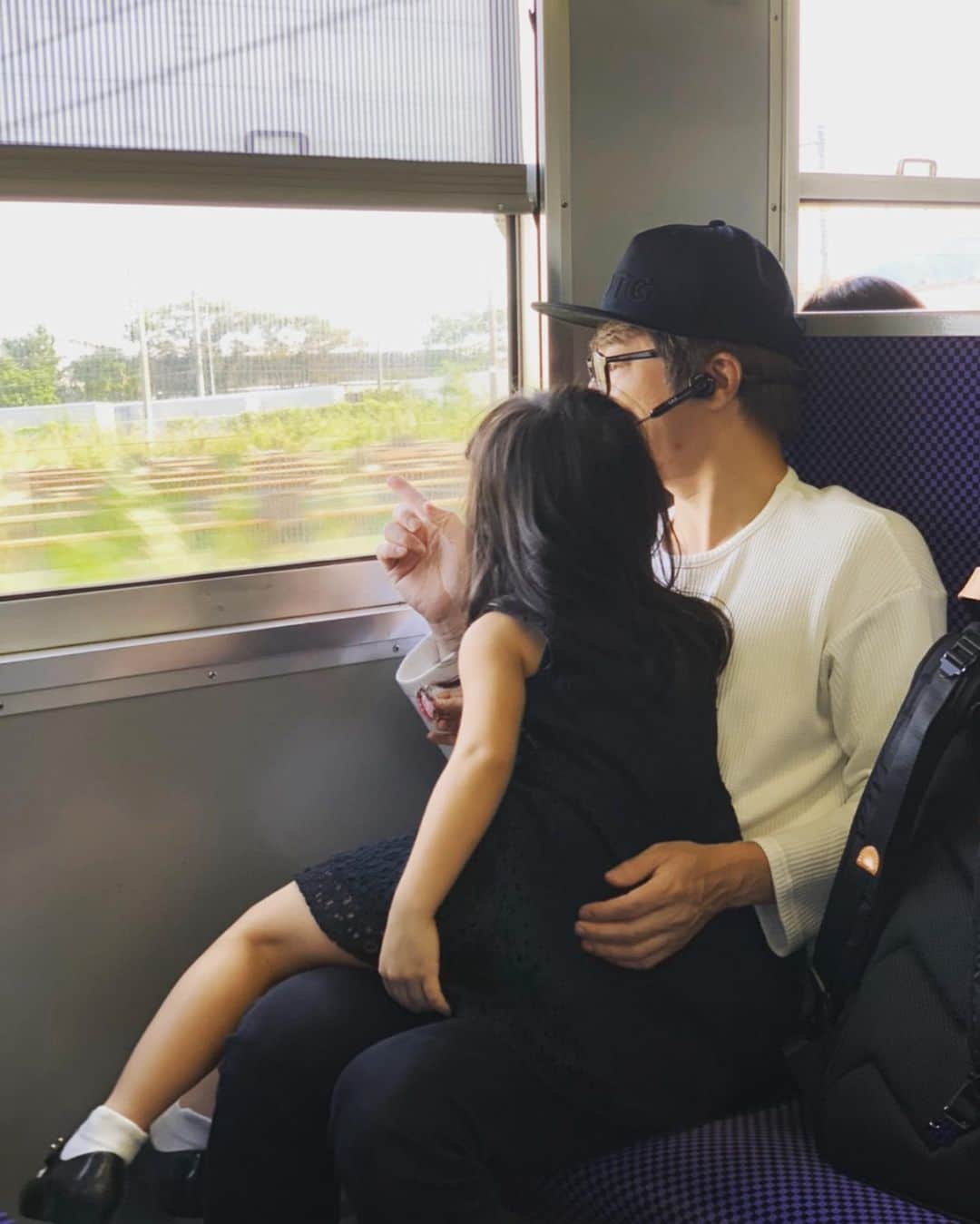 田村淳のインスタグラム：「娘と電車旅^_^ 昔よく乗った下関→小倉間  #下関小倉間」