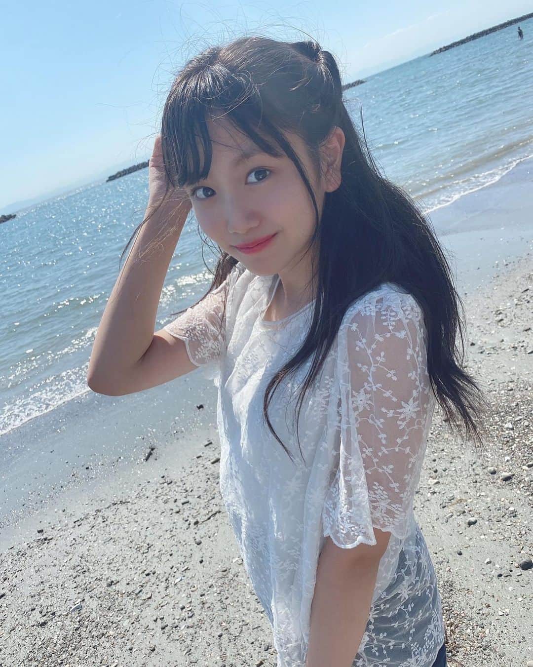 村田万葉さんのインスタグラム写真 - (村田万葉Instagram)「🐬 いい天気で、綺麗な海が見えて、最高でした🥺 ・ ・ ・ ・ #海 #砂浜 #夏」9月22日 10時01分 - dela_muratakazuha