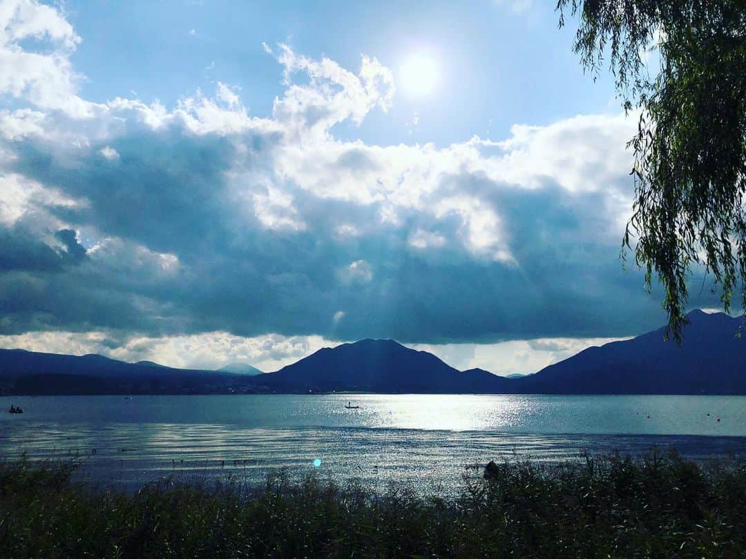 楽山孝志のインスタグラム：「久々の休暇 感動の大自然.... 間違いない... #河口湖  #白糸の滝  #富士山  #美術館」