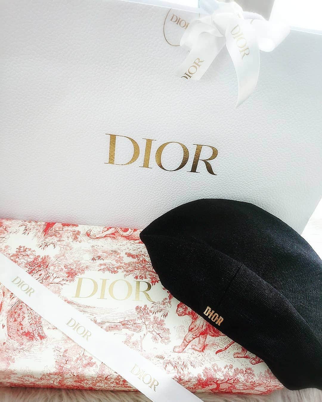 CHIKAさんのインスタグラム写真 - (CHIKAInstagram)「. ベレー帽॑⸜(* ॑꒳ ॑* )⸝⋆*♥ . . 帽子大好き人間です♡ 持ってる帽子は99％黒！！ . . #ベレー帽 #Dior #可愛い #合わせやすい #Instafashion #帽子」9月22日 10時37分 - chika72714