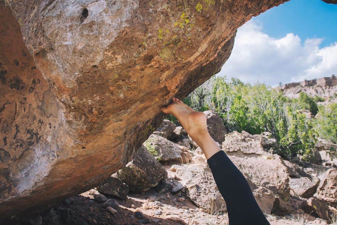 五十川舞香さんのインスタグラム写真 - (五十川舞香Instagram)「If I lay next to a rock and put socks on do I look like a climber? 👀🧗🏻‍♀️➡️ swipe for controversy and how I feel about it」9月22日 10時30分 - maikaisogawa