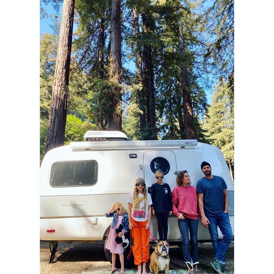 ライアン・ハンセンさんのインスタグラム写真 - (ライアン・ハンセンInstagram)「Took this zoom school thing on the road and we could not be Happier Campers!!@happiercamper  Had the most amazing time with our girls going up the California coast with a little zoom school and a lot of exploring ( WiFi wasn’t great in some spots 🤷🏼‍♂️)  Love my girls so much!!! ❤️❤️」9月22日 10時53分 - hiryanhansen