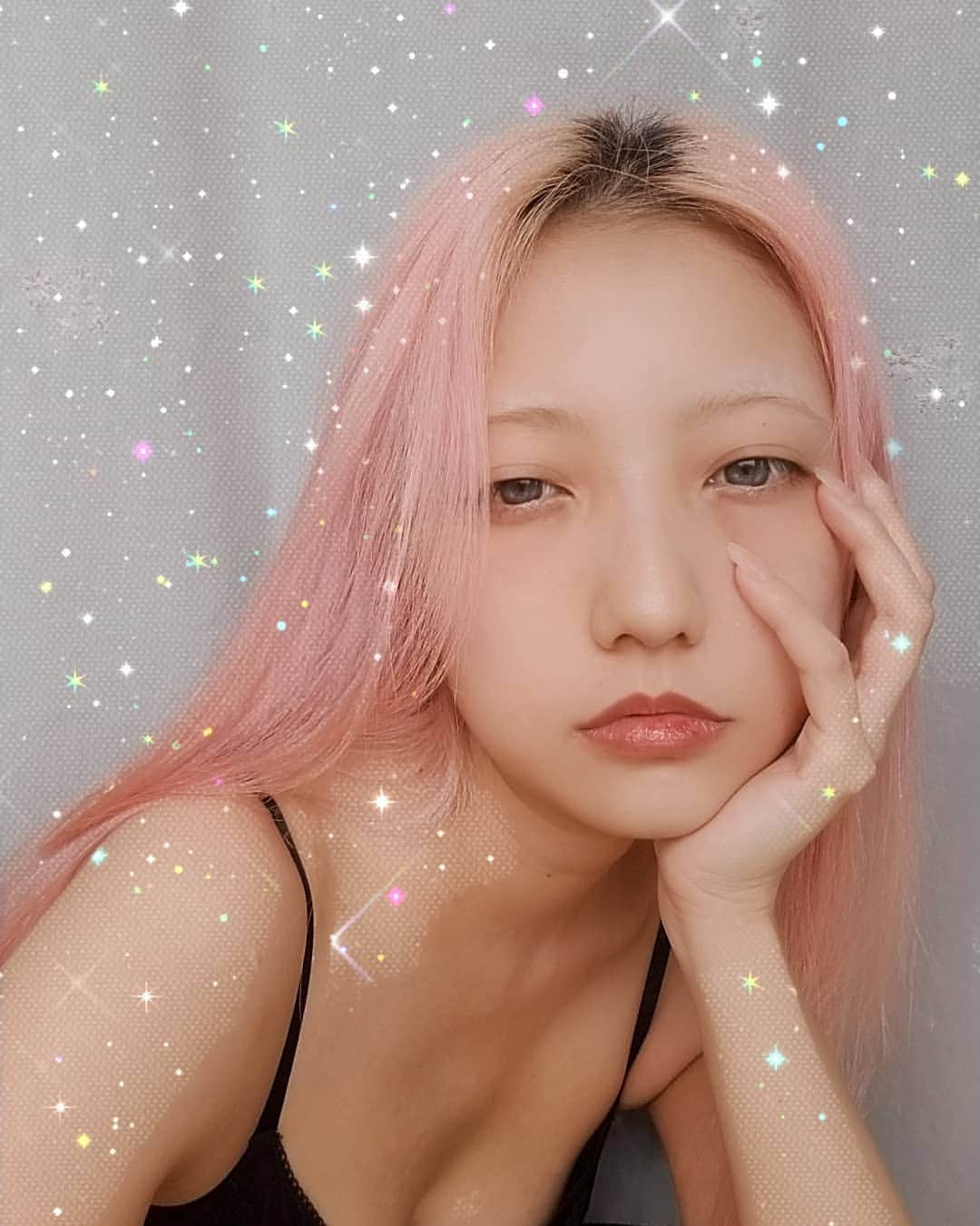 小林レイミのインスタグラム：「ぐへへh  #goodmorning #pinkhair #dailylook #nomakeup #skincaretips #morningvibes #gymlife #fitgirl」