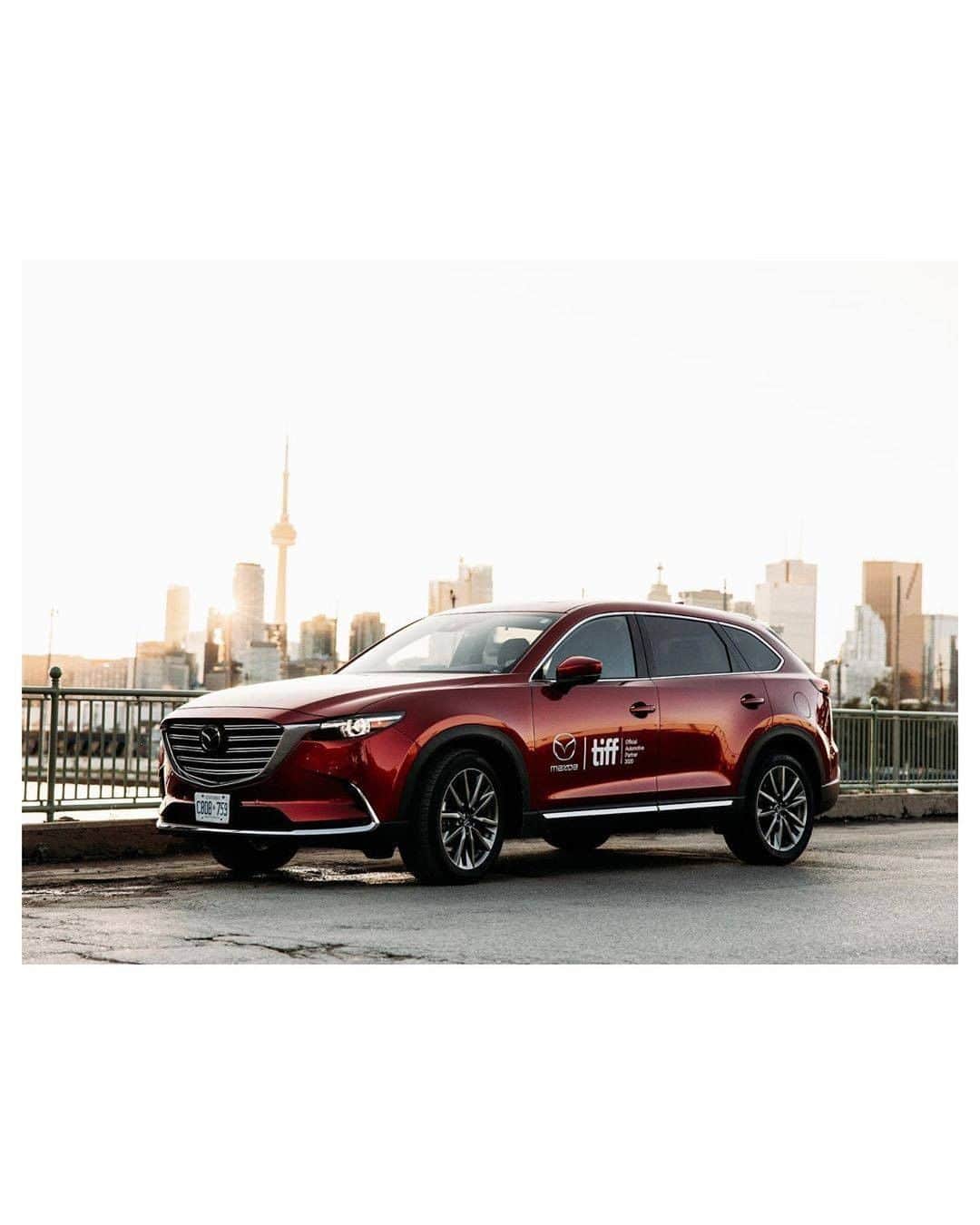 MAZDA Canadaさんのインスタグラム写真 - (MAZDA CanadaInstagram)「And that is a wrap for #TIFF2020. We were honoured to be the official automotive partner of this year's film festival and to have provided a great experience for those that attended the drive-ins. 📸: @jessbaumung」9月22日 2時11分 - mazdacanada