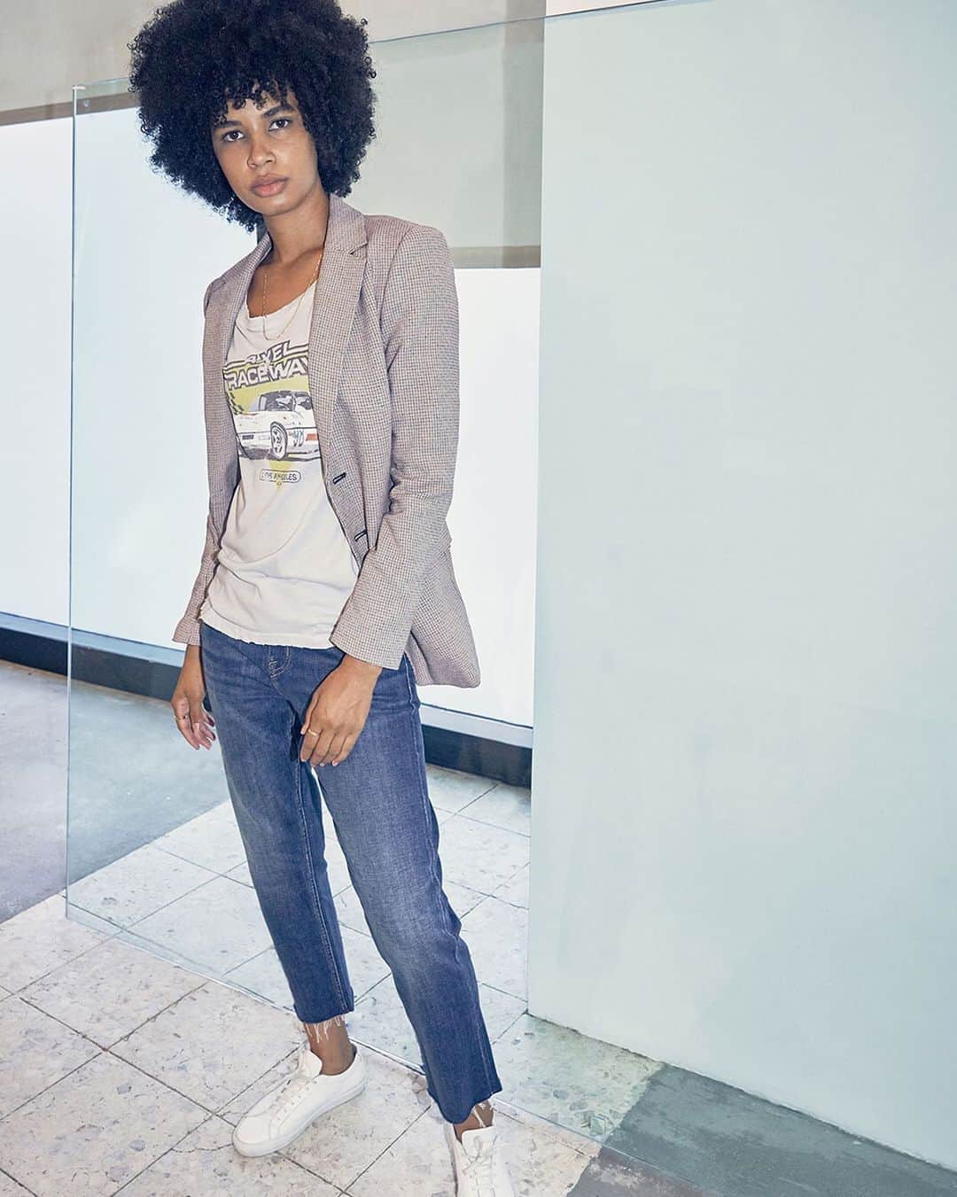 カレントエリオットのインスタグラム：「cool-girl look made complete with the calla / shop via the link in our bio」
