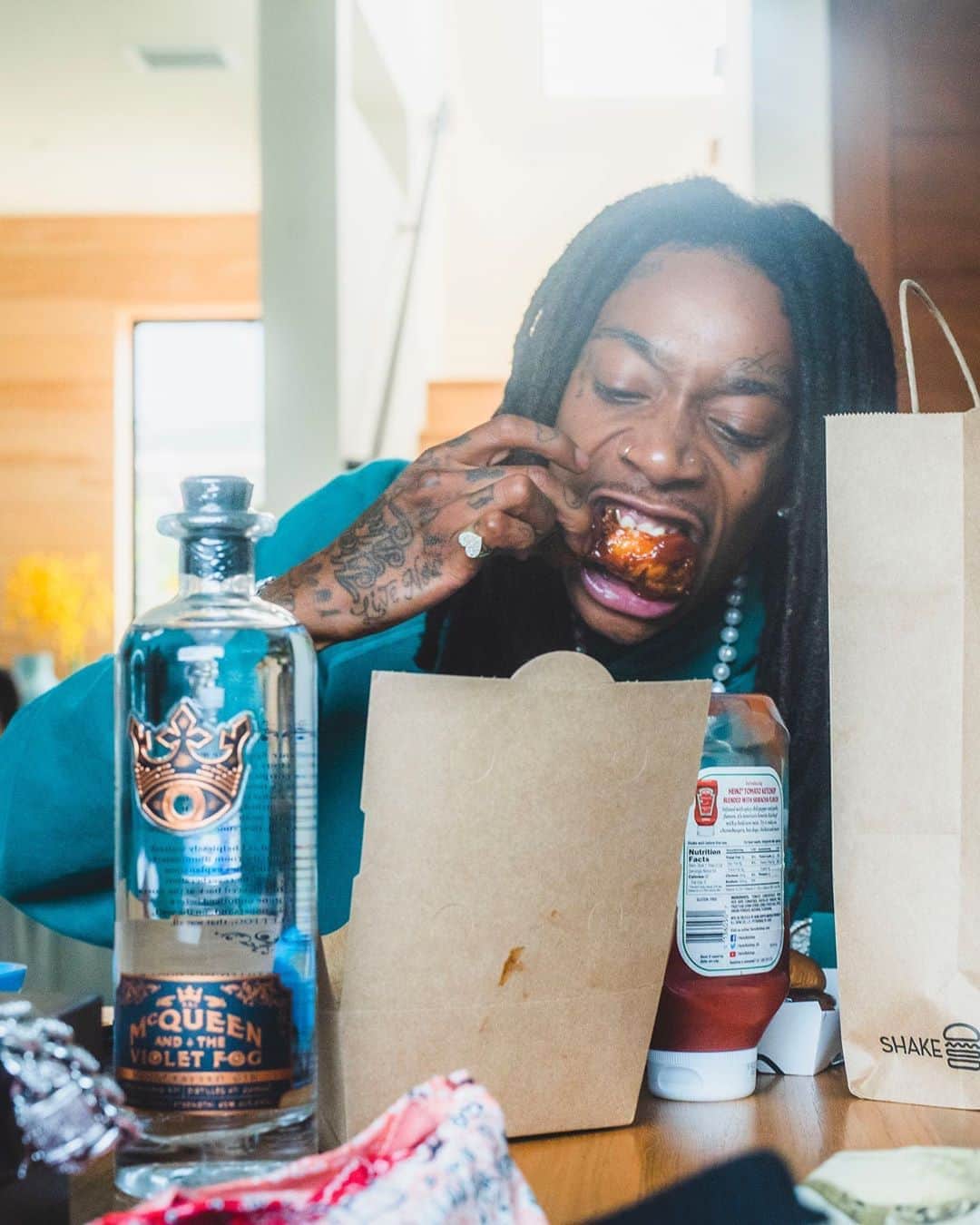 ウィズ・カリファのインスタグラム：「@hotboxbywiz  @mcqueenvioletfog @officialbelaire  @originalbumbu」