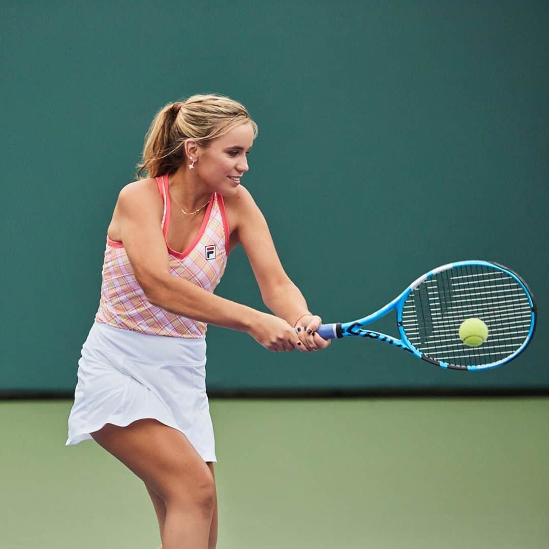 ソフィア・ケニンのインスタグラム：「I know you guys have been curious about what I’ll be wearing during RG! 🤔 Here it is:) @rolandgarros ready in the latest @filatennis collection 💪🏼 ✴️#FILAtennis」