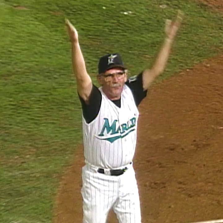 MLBさんのインスタグラム動画 (MLBInstagram)「Ever wonder why baseball managers are