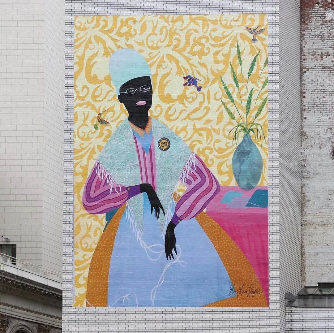 ELLE Magazineさんのインスタグラム写真 - (ELLE MagazineInstagram)「@projectforemptyspace unveiled a new mural of women's rights activist Sojourner Truth by artist Grace Lynne Haynes @bygracelynne for the 100th anniversary of the ratification of the 19th amendment, which gave women the right to vote. The mural first appeared on the cover of the New Yorker, one of two designs Haynes has created for the storied publication. "When I put brush to canvas I think about things like: Who are Black women when we are in safe spaces?" she told ELLE.com "What type of protection do Black women need? And what does feminism mean for Black women?" Click the link in bio to read the full interview.」9月22日 3時20分 - elleusa