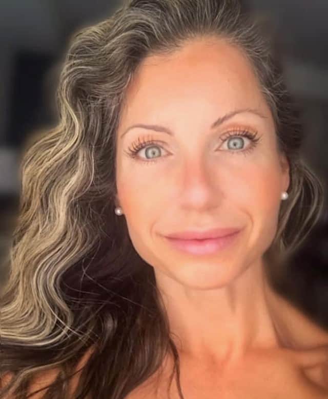 John Masters Organicsのインスタグラム：「"I love your Rose and Aloe hydrating toning mist. It helps to make my skin beautiful and helped me transition to natural skin care. This is 47." - @sandra.rose.longo」