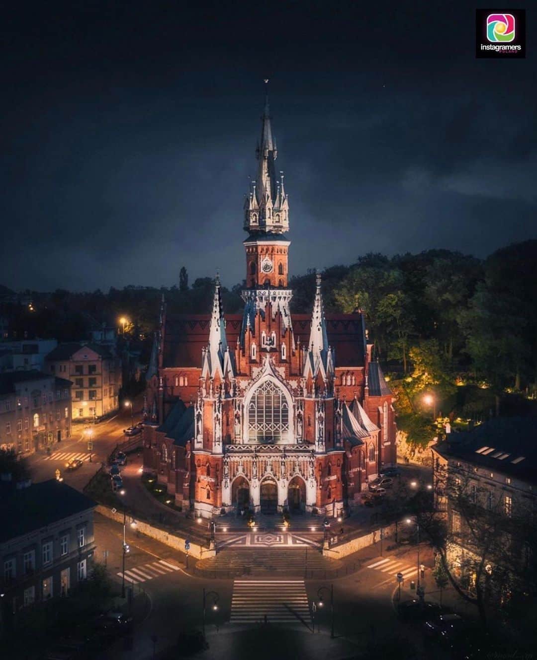 Instagramersさんのインスタグラム写真 - (InstagramersInstagram)「Magic lights in Cracovia by @mindz.eye and @igerspoland 😍🙌🏻📸🤩✨ #igerspoland  #igers」9月22日 3時37分 - igers