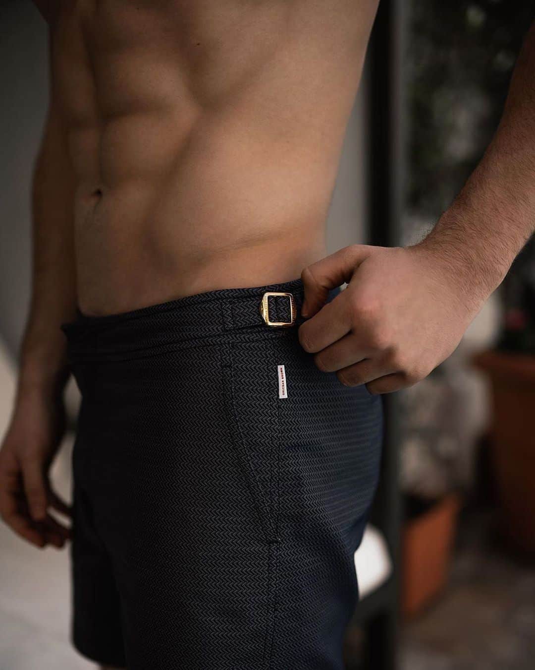 オールバーブラウンのインスタグラム：「Do as @HunterVought did and tap to shop our Bulldog X Pensacola swim shorts. The Bulldog X style has the same DNA as our classic Bulldogs but with elegant jacquard fabric and those all-important gold-tone side fasteners. Now that's what we call swimming in luxury.  📷 by: @AdamGonon  #DoseOfSun #OBsAroundTheWorld #OrlebarBrown」