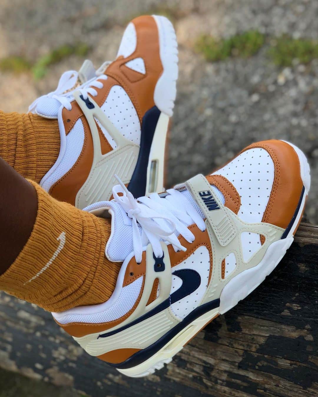 Mr. Tyさんのインスタグラム写真 - (Mr. TyInstagram)「#todayskicks 2014 Nike Air Trainer 3 “Medicine Ball”. I’m sure I’m not the only that was surprised how the fast the last drop sold out, especially when I grabbed these for $40 bucks at Villa. PS- Socks should be available soon at Nike!  #ijustlikeshoes #trainer3 #bojackson #medicineballtrainer #nikeair #complexkicks #socksoftheday #crepecity #kicksonfire #theshoegame #hskicks #sneakerfreak #shoeporn #kickstagram #sneakerplaats #socksandsneakers」9月22日 3時57分 - regularolty