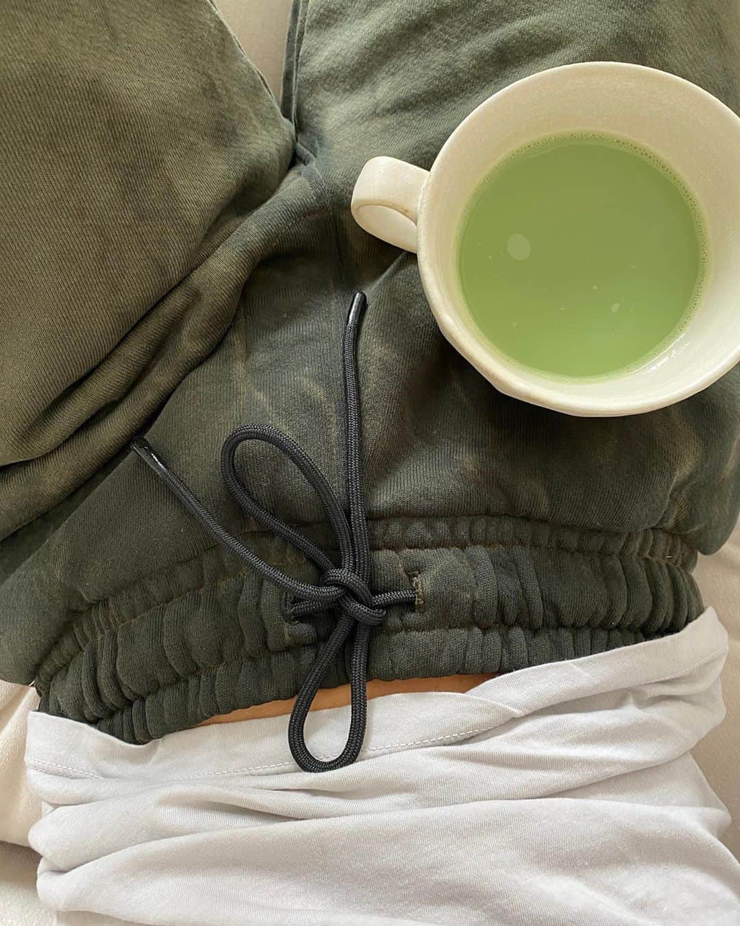 Fred Segalさんのインスタグラム写真 - (Fred SegalInstagram)「Monday mornings with pants that match-a 🍵⠀ ⠀ Shop the incredibly comfortable #CottonCitizen on FredSegal.com 💚⠀ ⠀ 📷: @shilanne.la.rouge⠀ ⠀ ⠀ #ootd #matcha #monday #matchamonday #mondaymorning #matchalover #matchagreentea #fredsegal」9月22日 3時58分 - fredsegal