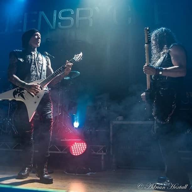 Queensrycheさんのインスタグラム写真 - (QueensrycheInstagram)「Parker and Michael at the Islington Assemby Hall in London U.K. (photo credit Adrian Hextall of MindHex Media) #queensryche #theverdicttour #london  #unitedkingdom🇬🇧 #parkerlundgren #michaelwilton #guitarists #guitarplayers #bamfers #talentedmusicians #friends #memories #rychersrule #wemissyou」9月22日 4時01分 - queensrycheofficial