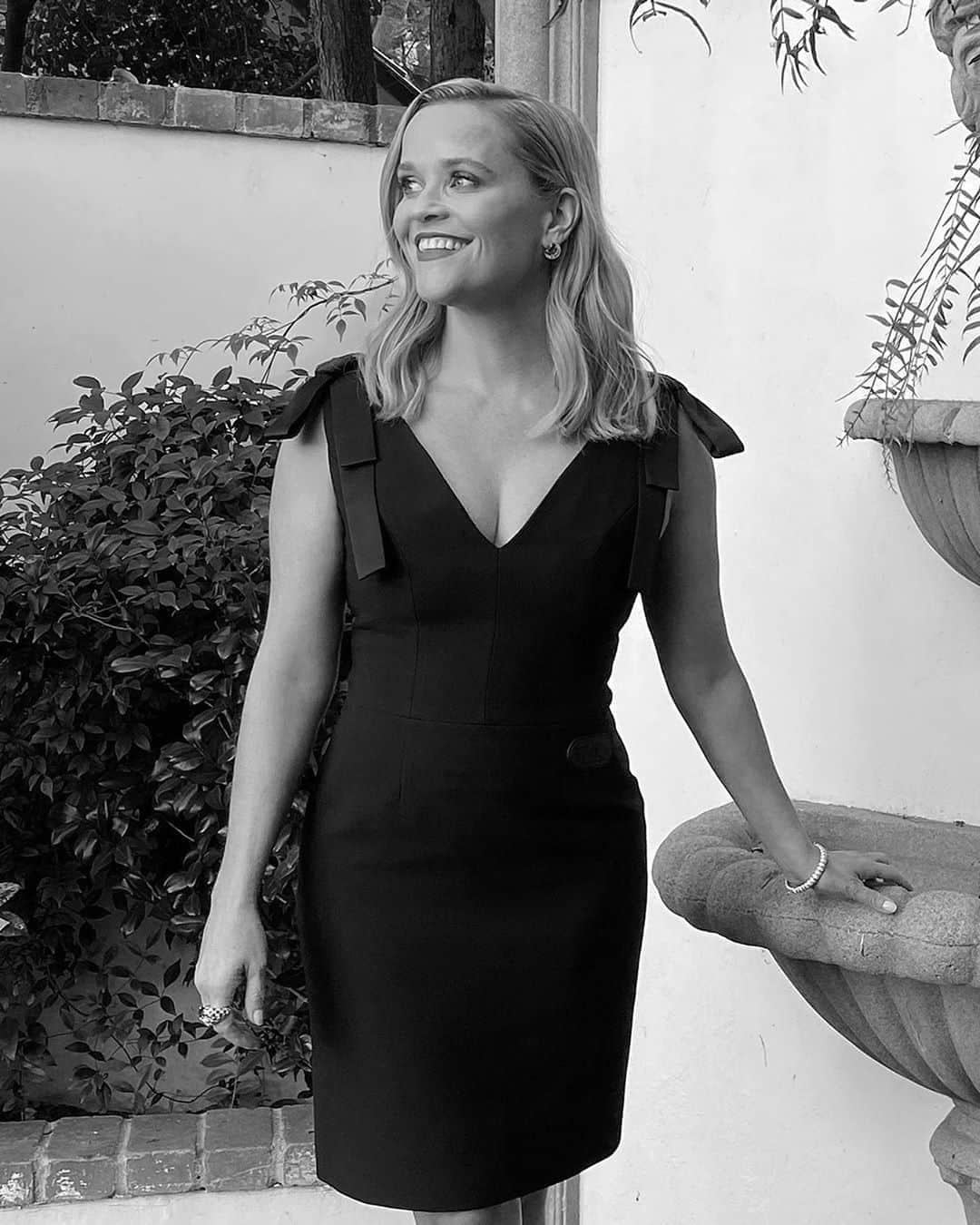 ルイ・ヴィトンさんのインスタグラム写真 - (ルイ・ヴィトンInstagram)「#ReeseWitherspoon in #LVFW20 by @NicolasGhesquiere. For this year’s virtual #Emmys, the acclaimed actress wore a #LouisVuitton dress and pieces from the High Jewelry Collection.」9月22日 4時06分 - louisvuitton