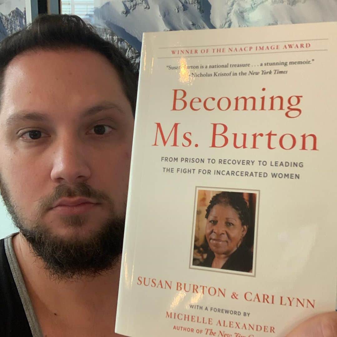 マット・マクゴリーさんのインスタグラム写真 - (マット・マクゴリーInstagram)「Becoming Ms. Burton: From Prison to Recovery to Leading the Fight for Incarcerated Women" by Susan Burton & Cari Lynn (Burton's incredible org is @anewwayoflifela ) # Y'all...Susan Burton and her book are so momentous. Burton's story is tremendously powerful and inspiring. I was so awed by her resilience in hearing her story, and also so profoundly disgusted by the brutally oppressive prison-industrial complex and how the larger systems of society intentionally set so many people up to fail. No one should have to endure what she went through, and yet entirely too many people in the United States do. Her transformation and what she has achieved in her life as an organizer is a model to so many of us for how we can fight these systems of oppression. And I also love that the book is very accessible, so if you're someone who needs more of a narrative than many of the other, more academic-leaning books that I post, this would be a great book to read. And also would make a great gift to other people in your life who you want to better understand this country's system of incarceration...especially for white folx. # “Fire camp is a privilege,” a board member informed me. Indeed, this privilege was reserved for those who presented little threat of escape if taken off prison grounds. But being sent to the front line to fight California wildfires when you wanted to be learning how to do hair seemed the opposite of a privilege. As for my future as a beautician, fire camp burned that dream to ash. What I didn’t know at the time was that, even if an assignment to the cosmetology shop had been granted, I still wouldn’t have stood a chance of working in a beauty shop on the outside. Most professional licenses - whether it was beautician, barber, social worker, plumber, the list in many states was a hundred job titles long - were denied to people with a criminal record." #SusanBurton #CariLynn #BecomingMsBurton # My Booklist: bit.ly/mcgreads (link in bio) #McGReads」9月22日 4時20分 - mattmcgorry
