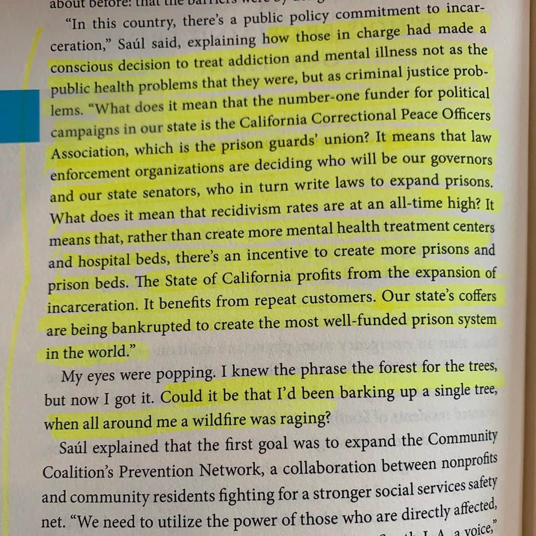 マット・マクゴリーさんのインスタグラム写真 - (マット・マクゴリーInstagram)「Becoming Ms. Burton: From Prison to Recovery to Leading the Fight for Incarcerated Women" by Susan Burton & Cari Lynn (Burton's incredible org is @anewwayoflifela ) # Y'all...Susan Burton and her book are so momentous. Burton's story is tremendously powerful and inspiring. I was so awed by her resilience in hearing her story, and also so profoundly disgusted by the brutally oppressive prison-industrial complex and how the larger systems of society intentionally set so many people up to fail. No one should have to endure what she went through, and yet entirely too many people in the United States do. Her transformation and what she has achieved in her life as an organizer is a model to so many of us for how we can fight these systems of oppression. And I also love that the book is very accessible, so if you're someone who needs more of a narrative than many of the other, more academic-leaning books that I post, this would be a great book to read. And also would make a great gift to other people in your life who you want to better understand this country's system of incarceration...especially for white folx. # “Fire camp is a privilege,” a board member informed me. Indeed, this privilege was reserved for those who presented little threat of escape if taken off prison grounds. But being sent to the front line to fight California wildfires when you wanted to be learning how to do hair seemed the opposite of a privilege. As for my future as a beautician, fire camp burned that dream to ash. What I didn’t know at the time was that, even if an assignment to the cosmetology shop had been granted, I still wouldn’t have stood a chance of working in a beauty shop on the outside. Most professional licenses - whether it was beautician, barber, social worker, plumber, the list in many states was a hundred job titles long - were denied to people with a criminal record." #SusanBurton #CariLynn #BecomingMsBurton # My Booklist: bit.ly/mcgreads (link in bio) #McGReads」9月22日 4時20分 - mattmcgorry