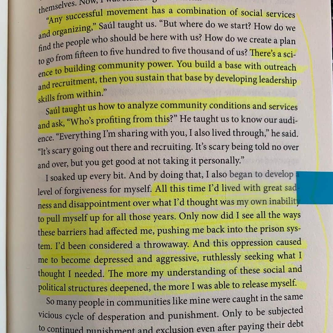 マット・マクゴリーさんのインスタグラム写真 - (マット・マクゴリーInstagram)「Becoming Ms. Burton: From Prison to Recovery to Leading the Fight for Incarcerated Women" by Susan Burton & Cari Lynn (Burton's incredible org is @anewwayoflifela ) # Y'all...Susan Burton and her book are so momentous. Burton's story is tremendously powerful and inspiring. I was so awed by her resilience in hearing her story, and also so profoundly disgusted by the brutally oppressive prison-industrial complex and how the larger systems of society intentionally set so many people up to fail. No one should have to endure what she went through, and yet entirely too many people in the United States do. Her transformation and what she has achieved in her life as an organizer is a model to so many of us for how we can fight these systems of oppression. And I also love that the book is very accessible, so if you're someone who needs more of a narrative than many of the other, more academic-leaning books that I post, this would be a great book to read. And also would make a great gift to other people in your life who you want to better understand this country's system of incarceration...especially for white folx. # “Fire camp is a privilege,” a board member informed me. Indeed, this privilege was reserved for those who presented little threat of escape if taken off prison grounds. But being sent to the front line to fight California wildfires when you wanted to be learning how to do hair seemed the opposite of a privilege. As for my future as a beautician, fire camp burned that dream to ash. What I didn’t know at the time was that, even if an assignment to the cosmetology shop had been granted, I still wouldn’t have stood a chance of working in a beauty shop on the outside. Most professional licenses - whether it was beautician, barber, social worker, plumber, the list in many states was a hundred job titles long - were denied to people with a criminal record." #SusanBurton #CariLynn #BecomingMsBurton # My Booklist: bit.ly/mcgreads (link in bio) #McGReads」9月22日 4時20分 - mattmcgorry