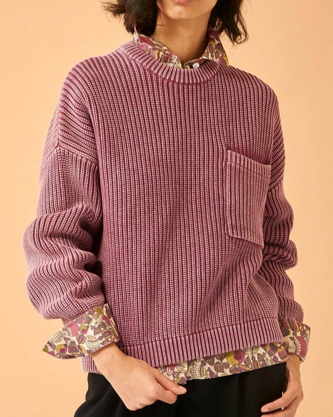 スティーブンアランのインスタグラム：「Get into sweater weather with cotton knits from @demyleeny. Online now. #stevenalan」