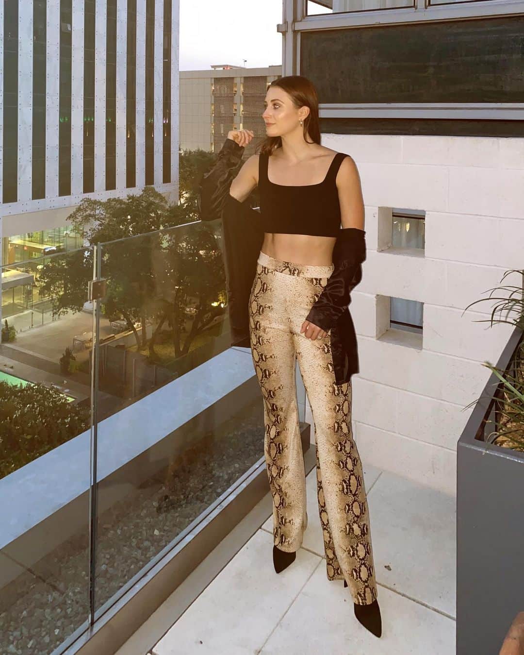 アシュリー・ケインのインスタグラム：「🐍」