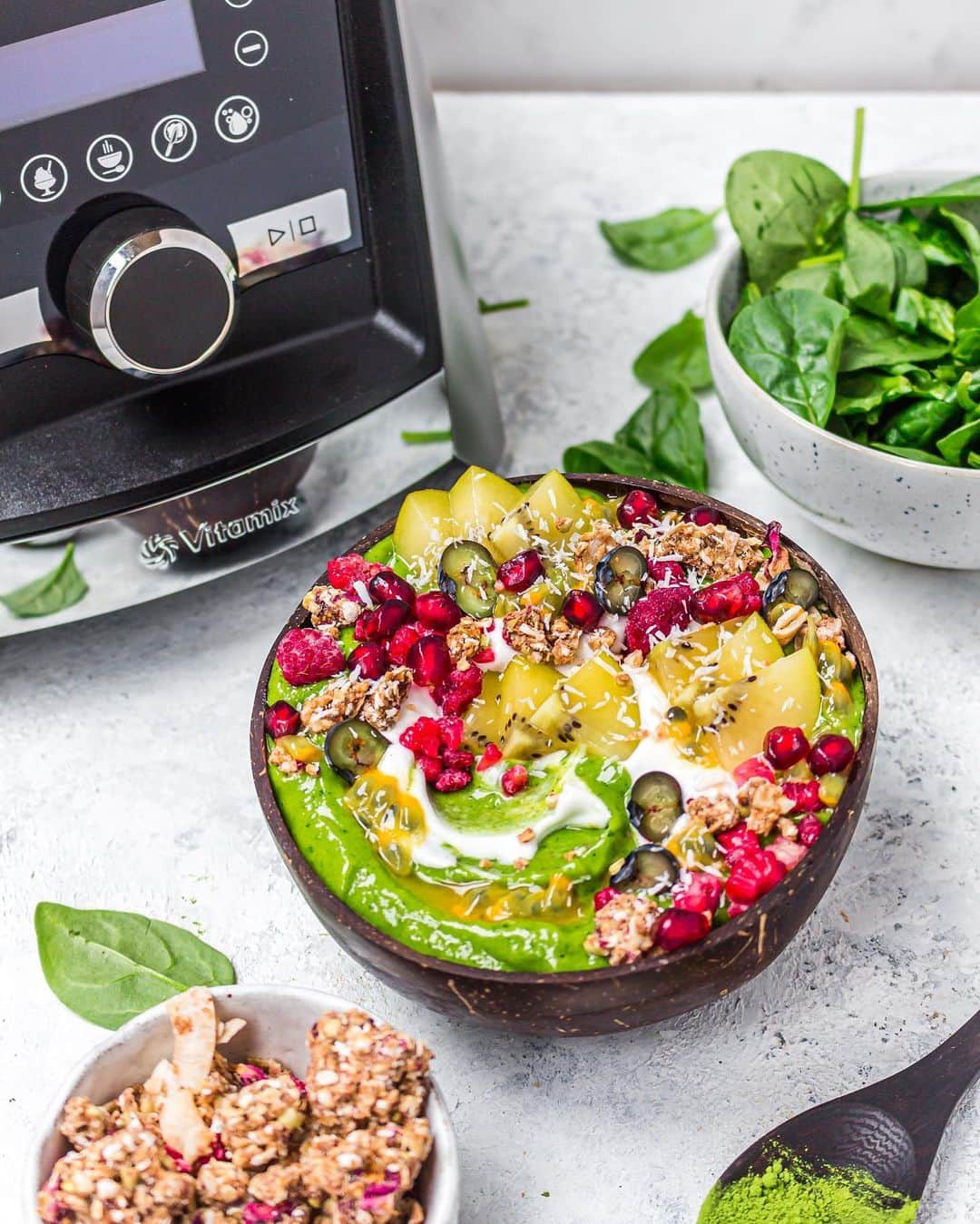 Vitamix Global Headquarters Real foodさんのインスタグラム写真 - (Vitamix Global Headquarters Real foodInstagram)「Before ➡️ After • 📸 + recipe by: @nourishing.amy • Matcha Mango Smoothie Bowl: 1 serving  Ingredients: 1 banana, frozen in chunks 100g frozen mango ½ ripe avocado 40g spinach 1 tsp matcha green tea powder Toppings: coconut yoghurt, granola, fruit  Method: 1. Place all the smoothie bowl ingredients in the Vitamix and blend until creamy, using the tamper to smooth everything down. 2. Pour into a coconut bowl and serve with your favorite toppings. • #nourishingamy #coconutbowls #vitamix #smoothiebowl #recipe #smoothie #blender #avocado #banana #spinach #myvitamix」9月22日 5時48分 - vitamix