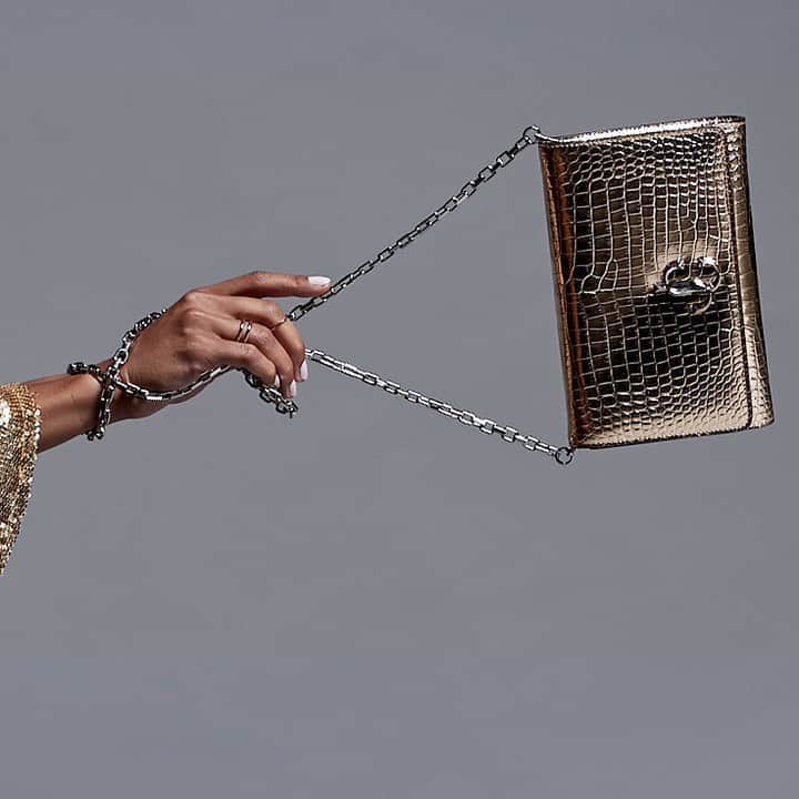 GILTのインスタグラム：「Having a new bag sounds a lot better than not having a new bag. Don’t you think? Shop #JimmyChoo in the link in bio.」