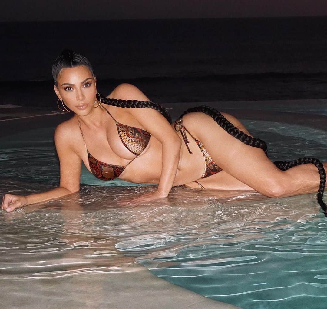 キム・カーダシアンさんのインスタグラム写真 - (キム・カーダシアンInstagram)「Night Swim」9月22日 11時17分 - kimkardashian