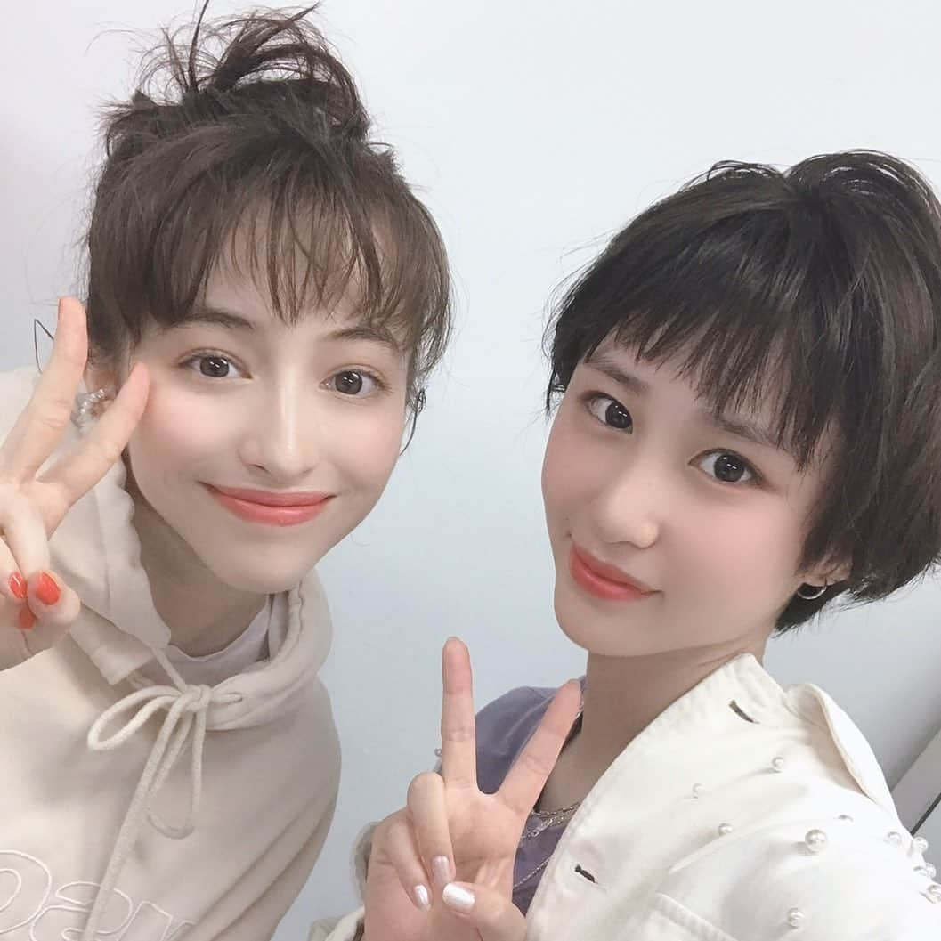 ８２１（ハニー）さんのインスタグラム写真 - (８２１（ハニー）Instagram)「821CAM📸-selfie🍒#EMMA#YURINA  シルバーウィーク最終日🌟 季節の変わり目、体調には気をつけてください🎈  #821honey #H821 #821 #エマ #ユリナ #WHO #japanesegirl #jpopidle #girlgroup #girlband #kpopgirlgroup #japanmusic #ulzzangfashion #ulzzangstyle #韓国メイク #オフショット #ツーショット #커플 #메이크 #데일리메이크업 #패션 #오오티디 #팔로미 #메이크업 #셀카 #셀피」9月22日 11時18分 - 821honey_official