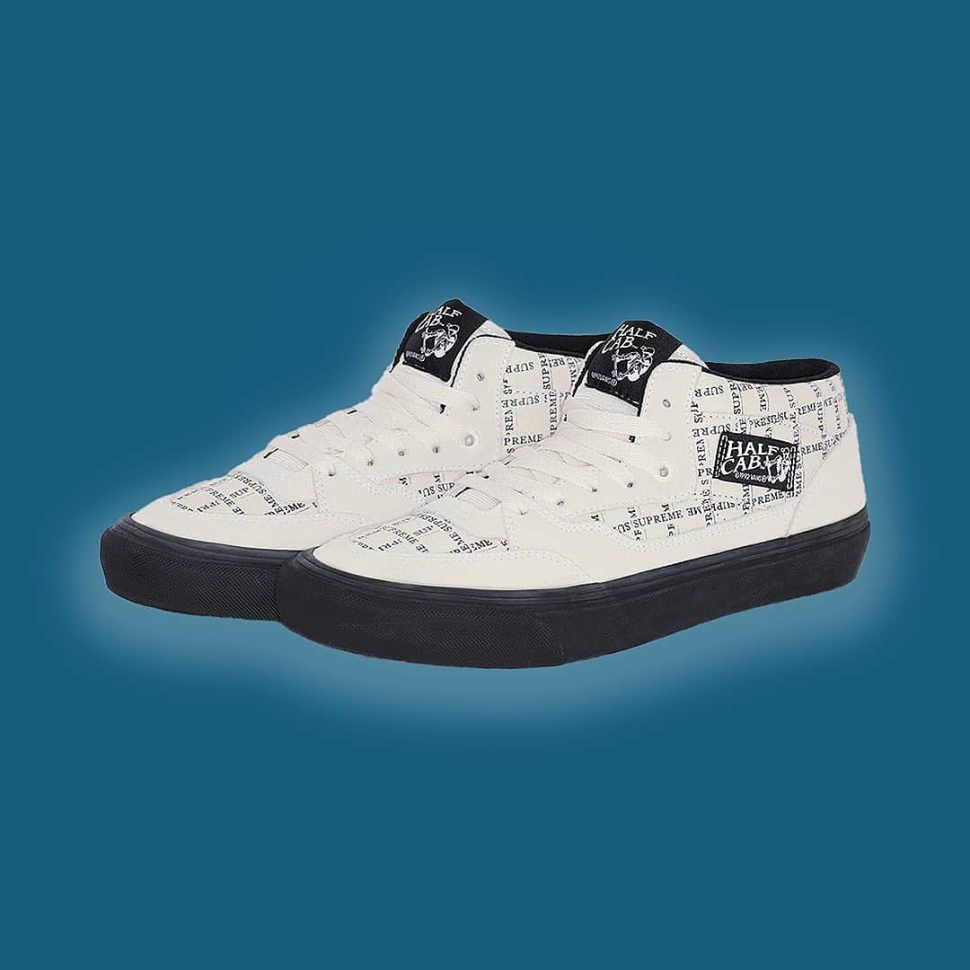 shoes ????さんのインスタグラム写真 - (shoes ????Instagram)「The new @supremenewyork x @vans collab features a text-based spin on the classic Vans’ Old Skool &  Half Cab Pro. 🛹   Tag a friend who already has too many pairs of Vans 🏁👇😅」9月22日 5時56分 - shoes